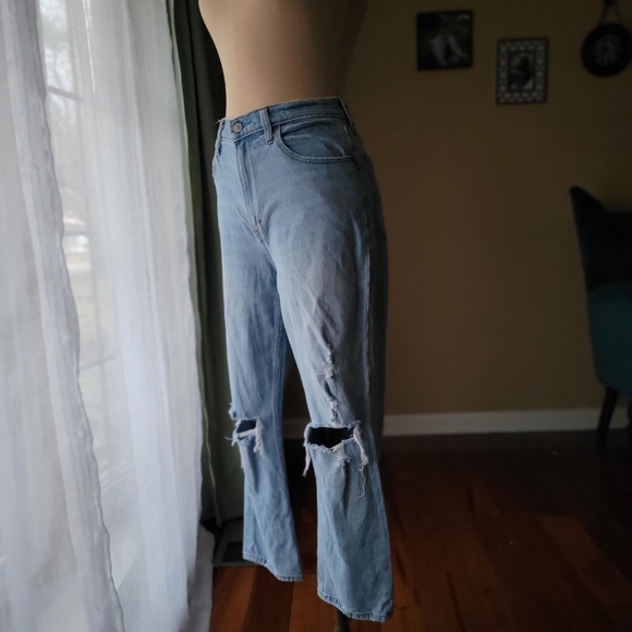 Abercrombie & Fitch Light Wash Blue Distressed Straight Legged Jeans Size 4 - Picture 2 of 7